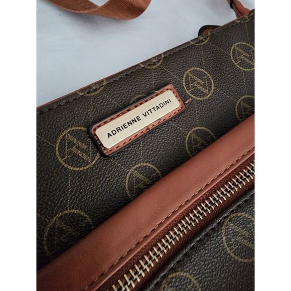 Adrienne Vittadini Signature Logo Crossbody doble zipper Bag Brown Leather Italy - Picture 2 of 11